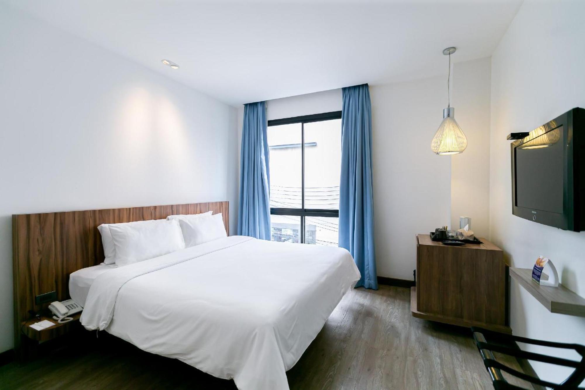 Uno Express Hotel Bangkok Buitenkant foto