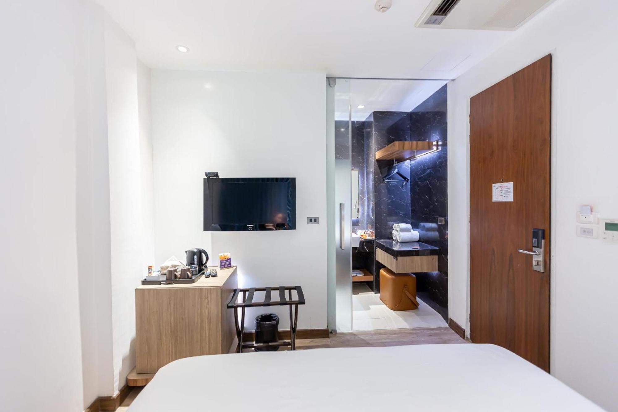 Uno Express Hotel Bangkok Buitenkant foto
